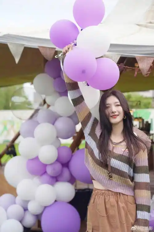江疏影晒37岁生日照,心情太美了,气质也太好了吧_气球_气氛_朋友