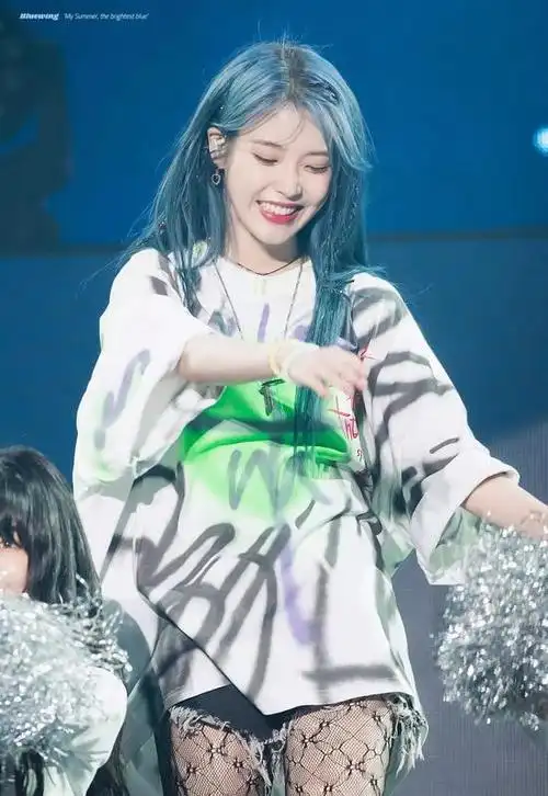 模仿iu仙紫发劝你慎重别信她们祖传掉不完的头发