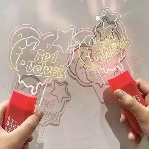 我们办了个爱豆周边市集发现饭圈少女最爱卖的竟然是