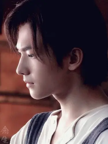 杨洋完美侧脸图楼专组第一帖