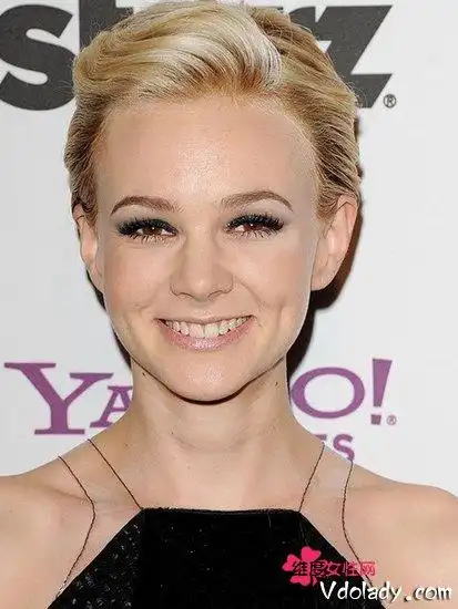 学习欧美女星玩转偏分发型show!