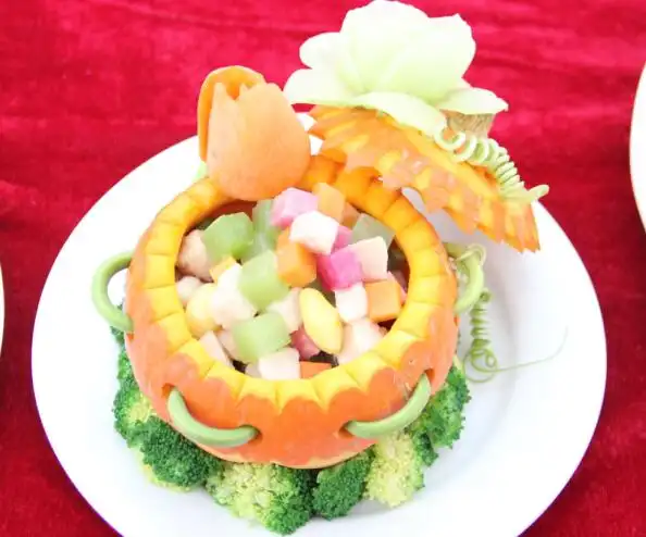 展厨师风采大厨134班热菜考核