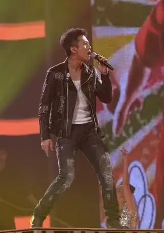 浙江卫视《中国好声音》(在线观看)第三季总决赛直播中,邓超意外登场