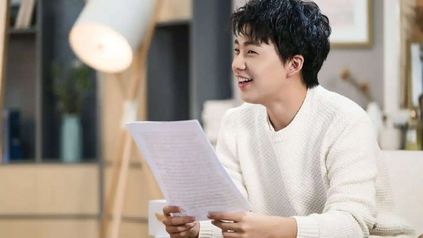 郭麒麟成奔跑吧常驻mc德云社少班主欲转型成综艺咖