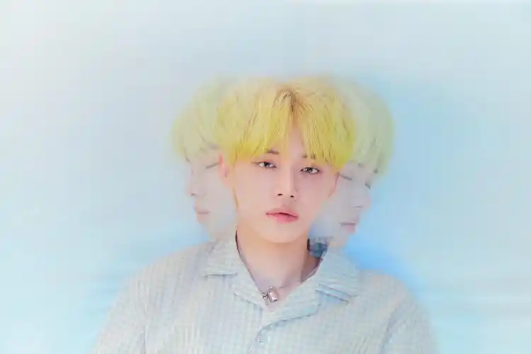 p>崔然竣,1999年9月13日出生于韩国首尔市城北区