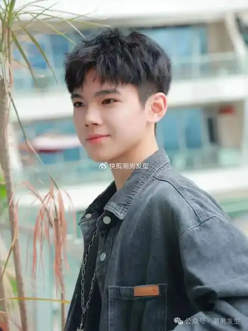 男生夏季换发型别太随意了,试试这3款发型,剪完回头率