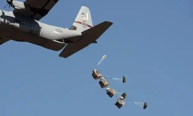 印度海军完成集装箱海上空投测试