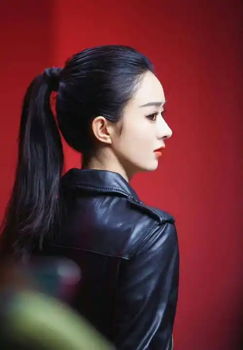 看了赵丽颖的侧脸,才知道这种"鼻子"有多完美!_比例_面部_美女