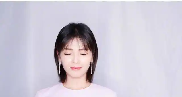 刘涛新发型波波头直发加空气刘海真是减龄又可爱