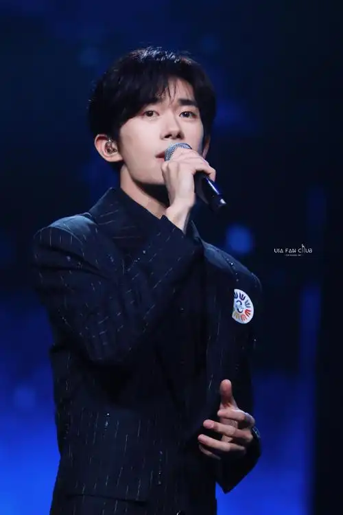 易烊千玺不辞星海舞台##易烊千玺献唱不辞星海