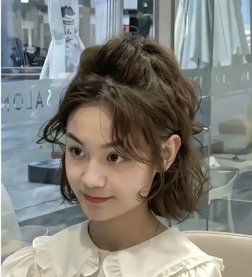 发型剪过千千万最减龄还是半扎丸子头让你年轻10岁都不止