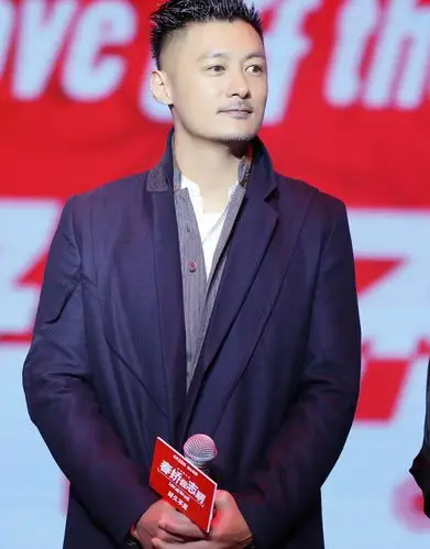 春娇救志明学余文乐穿搭做个高逼格的宅男