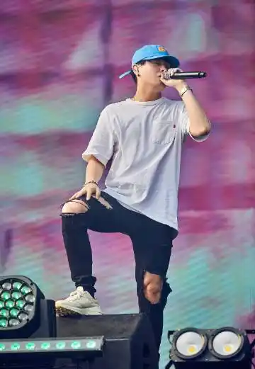 冲鸭//@要加冰的肥宅水:#尤长靖被劫持的思.