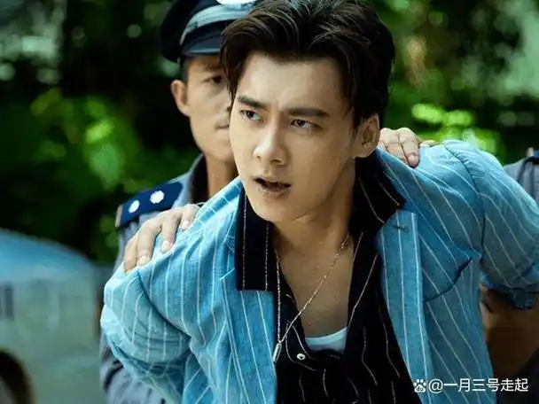 李易峰风波后首露正脸打扮低调人也消瘦了回归普通人生活