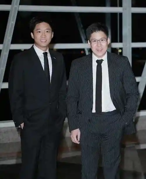 霍启山如今已经41岁,而章子怡也早已出现在人们的视线中,成为娱乐圈的