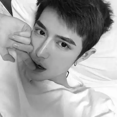 男生头像 痞帅 黑白