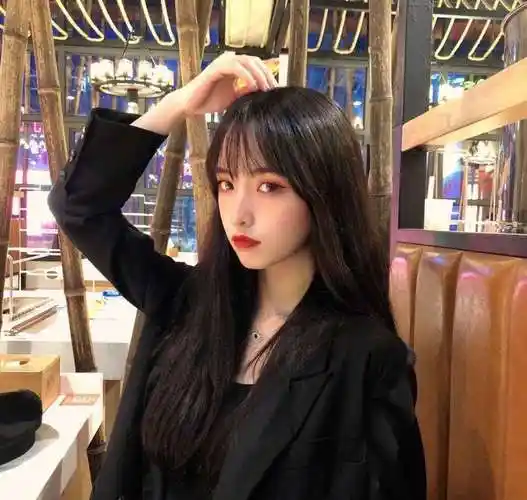 陪玩妹子美少女女友的照片4