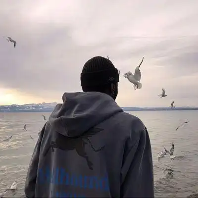 精致干净真人上半身最新男生头像 高级ins风简约微信男头2022_男生