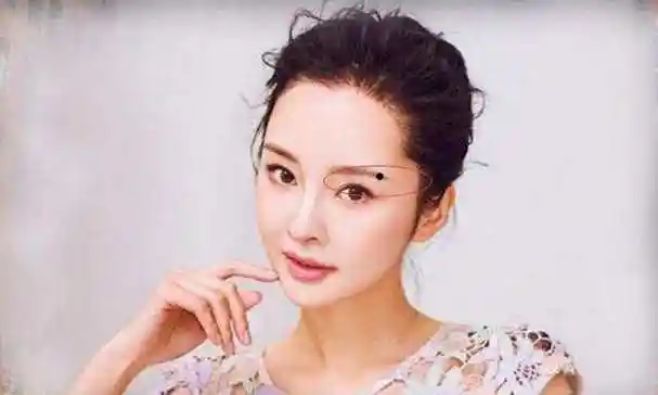 女人的"桃花痣"原来藏在这里,快看看你有"桃花痣"吗?