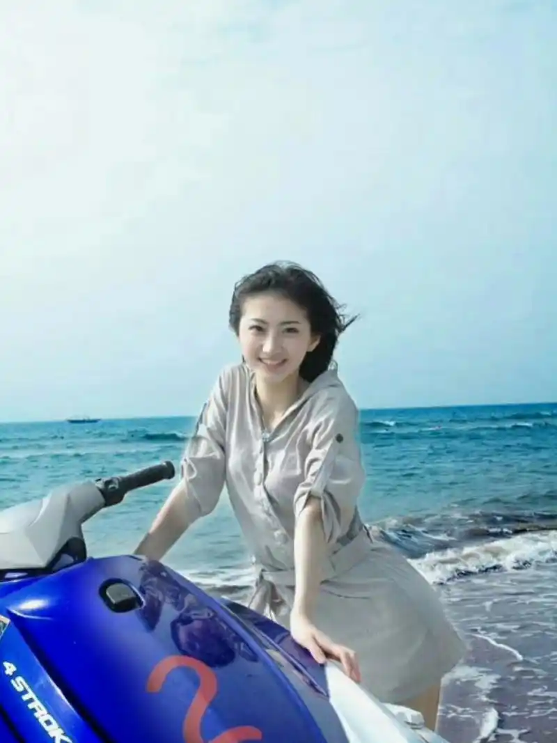 考古早期的景甜真的太甜太美了吧,人如其名,真的好甜啊,尤其是笑起来