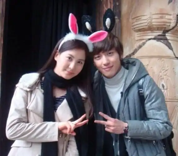 红薯夫妇十年同框后,郑容和将演绎鬼怪夫妇,徐贤隔剧秀恩爱