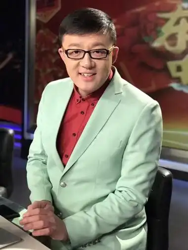 主持人吴博,辽宁电视台主持人,代表作为《新北方 新闻正前方比如金霞