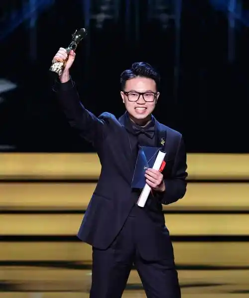 金爵奖揭晓!胡歌,大鹏拿下最佳男演员"双黄蛋"_电影节_荣誉_角色