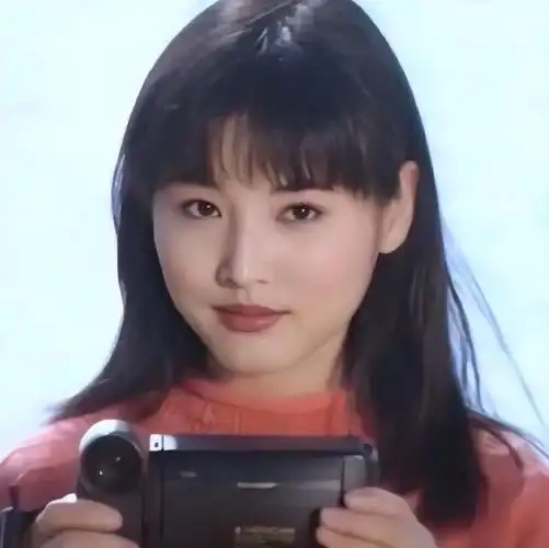 张延:嫁大5岁香港丈夫张锦程,婚后生一女,如今生活怎么样了?