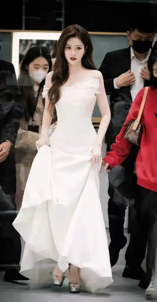 白鹿鞠婧祎纯白的茉莉花##白鹿鞠婧祎婚纱造型