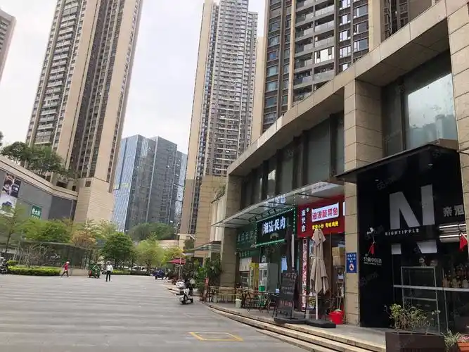 11米层高临街旺铺,一至三楼已做三层使用,深圳龙华龙华中心区壹城中心