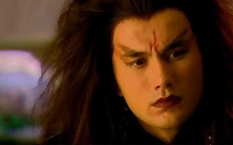 同样是演吕布,孙艺洲靠铠甲,黄磊靠鼻环,重楼是靠什么?