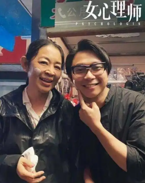 张钧甯婚讯引爆娱乐圈神秘导演成焦点网友吐槽其面相议论纷纷