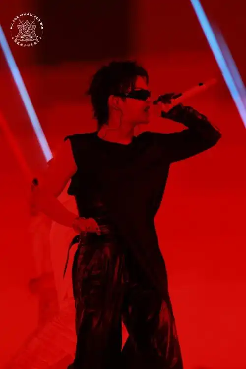 周震南 qq音乐巅峰盛典##周震南舞台状态很巅峰