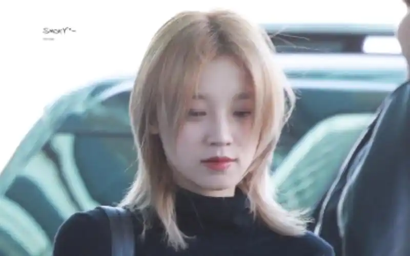 短发真的超级帅气,少年感满满!宋雨琦机场饭拍照