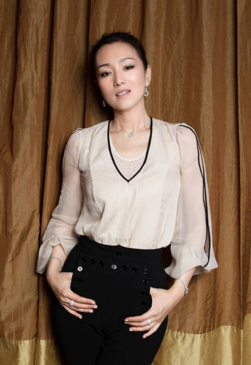 巩俐来自娱乐圈的美女 出生日期 : 1965 年    月 31 日,60后的巩