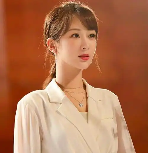 花旦,也是为数不多可以拿得出手的"90花",毕竟从90后这一代女演员开始