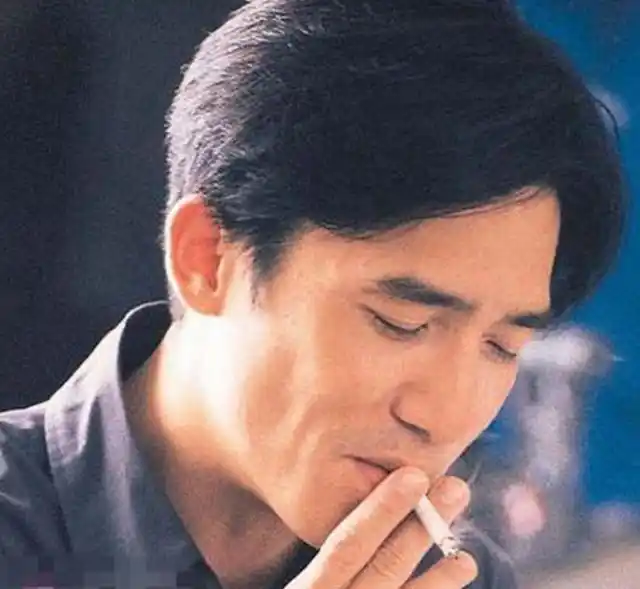 娱乐圈爱抽烟的明星,吴奇隆最酷,最后一位帅到掉渣啦!