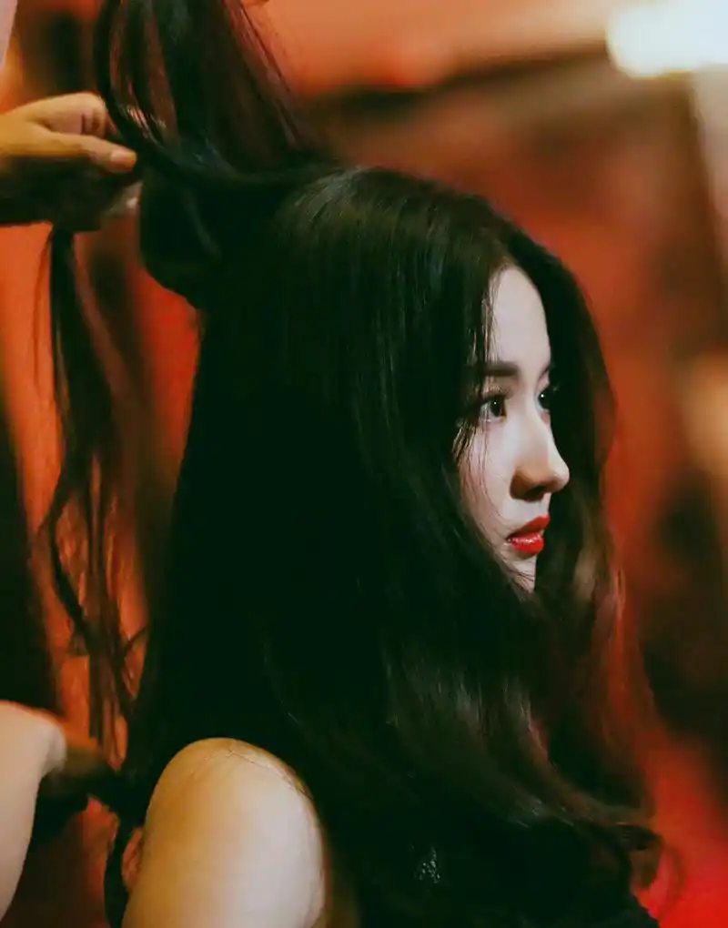 女明星复古港风造型大赏|杨幂,迪丽热巴……谁是你心中的天花板?