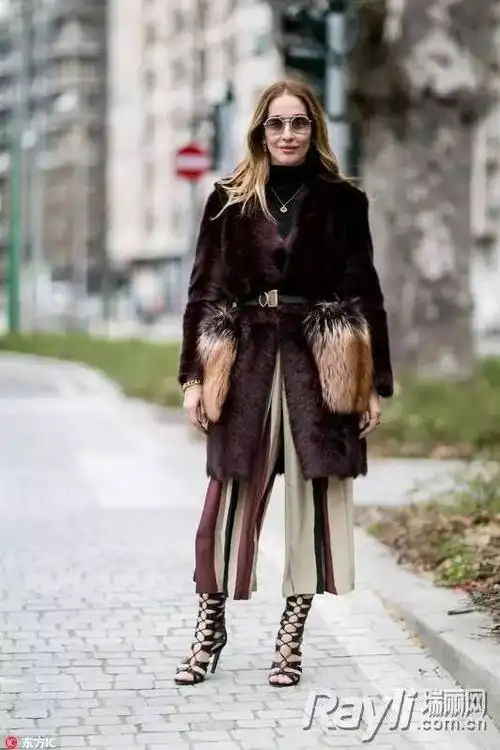 冬天穿凉鞋 想时髦就要任性