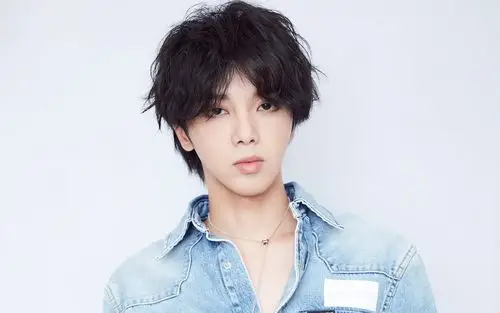 华晨宇帅气时尚写真图片桌面壁纸,大陆明星,歌手,帅气,华晨宇,帅哥