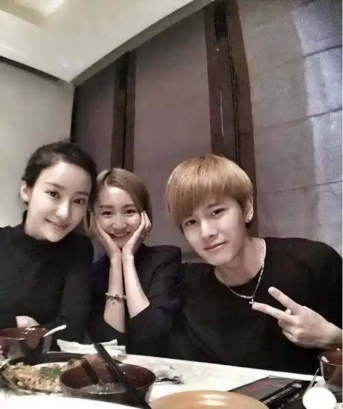 任嘉伦的妻子聂欢丈夫成名背后有艰辛,我在家做全职太太也幸福_因为