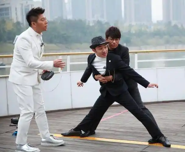 跑男6名单出炉2位疑退出双mc保留新成员争议大