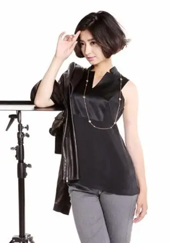 【图】女明星斓曦的写真照曝光 被网友大赞知性十足