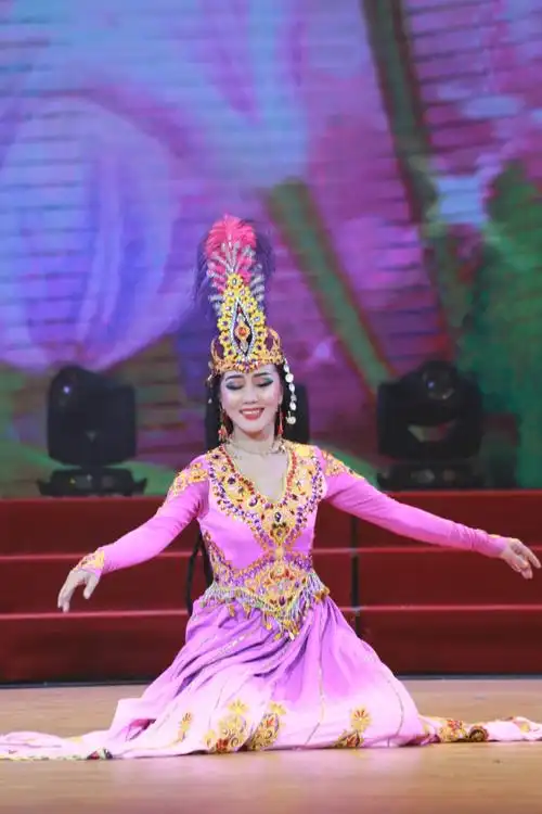 和田歌舞团演出之三