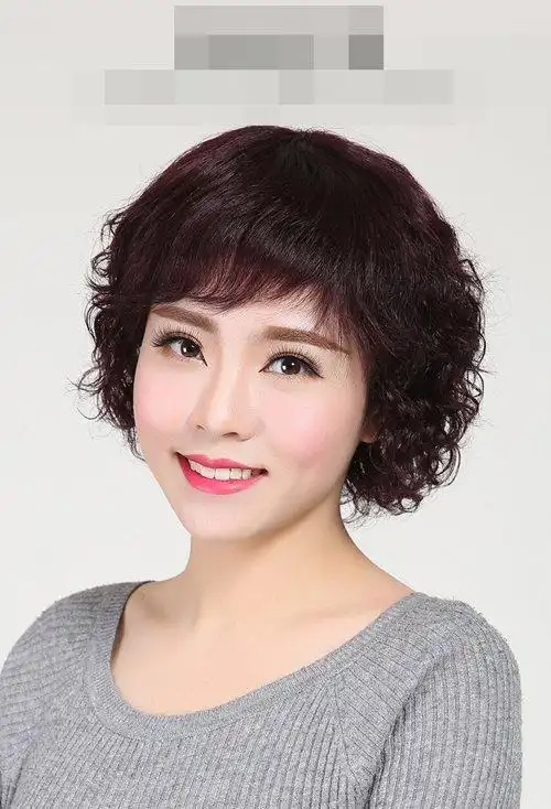 中老年人剪短岁好看吗?女士卷烫短头发造型_短发_女生发型大全