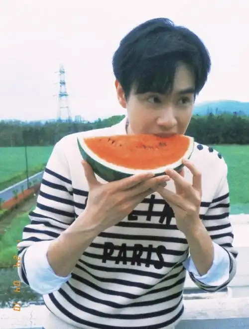 胡一天张婧仪双人写真