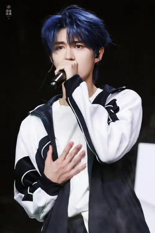 朱志鑫[超话]##朱志鑫蓝发