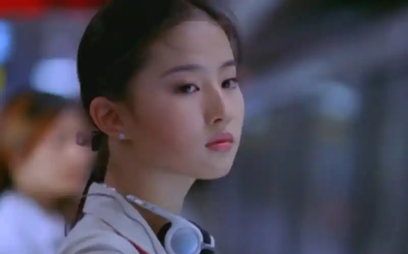 刘亦菲7015五月之恋～真的有人十几岁美成这个样子!