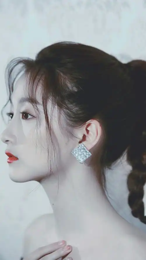 有哪些侧脸惊艳的女明星?