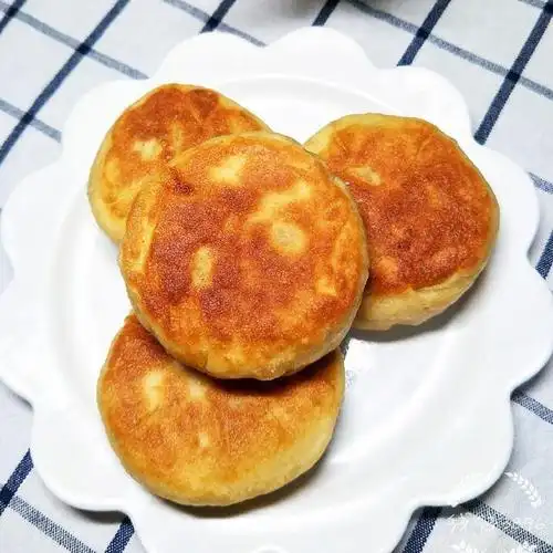 玉米面莴笋叶鲜肉饼,金黄诱人,有图有真相,鲜香藏不住